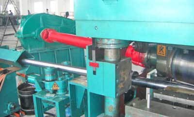 無心車床矯直滾光機(jī)聯(lián)線機(jī)組3